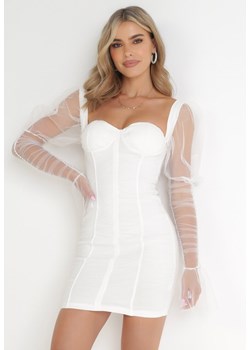 Biała Sukienka Dopasowana z Marszczeniem i Bufiastymi Rękawami Farnia ze sklepu Born2be Odzież w kategorii Sukienki - zdjęcie 154536811