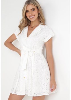 Biała Koszulowa Sukienka Haftowana z Wiązanym Paskiem Tireah ze sklepu Born2be Odzież w kategorii Sukienki - zdjęcie 154537234