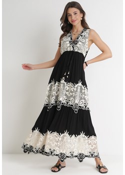 Czarna Rozkloszowana Sukienka z Koronką i Ozdobnymi Pomponami Dorira ze sklepu Born2be Odzież w kategorii Sukienki - zdjęcie 154537284