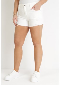 Białe Jeansowe Szorty z Poszarpanymi Nogawkami i Regularnym Stanem Doro ze sklepu Born2be Odzież w kategorii Szorty - zdjęcie 154545124