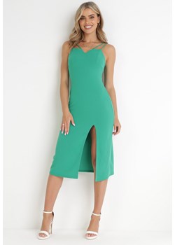 Zielona Sukienka na Ramiączkach z Rozcięciem Sophiya ze sklepu Born2be Odzież w kategorii Sukienki - zdjęcie 154545404