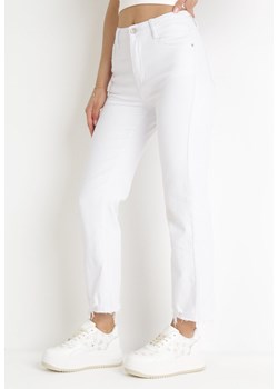 Białe Jeansy Straight z Wysokim Stanem z Postrzępionymi Nogawkami Saide ze sklepu Born2be Odzież w kategorii Spodnie damskie - zdjęcie 155811280
