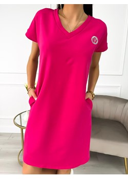 Różowa Sukienka z Naszywką ze sklepu ModnaKiecka.pl w kategorii Sukienki - zdjęcie 155842761