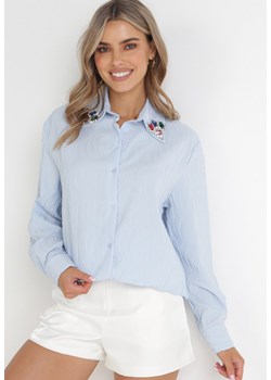 Niebieska Koszula z Trójkątnym Kołnierzykiem Ozdobionym Kryształkami  Narella ze sklepu Born2be Odzież w kategorii Koszule damskie - zdjęcie 155937683