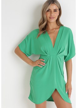 Zielona Sukienka z Kopertowym Dekoltem i Rękawem Nietoperz Eupfia ze sklepu Born2be Odzież w kategorii Sukienki - zdjęcie 155937894