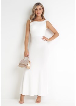 Biała Sukienka z Ozdobną Falbanką i Odkrytymi Plecami Naressa ze sklepu Born2be Odzież w kategorii Sukienki - zdjęcie 155937924