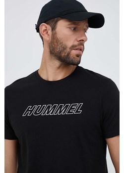 Hummel t-shirt treningowy hmlTE CALLUM COTTON T-SHIRT kolor czarny z nadrukiem 213470 ze sklepu ANSWEAR.com w kategorii T-shirty męskie - zdjęcie 155955873