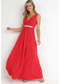 Czerwona Sukienka Rozkloszowana Maxi z Paskiem w Cyrkonie i Wycięciem Neorise ze sklepu Born2be Odzież w kategorii Sukienki - zdjęcie 155959730