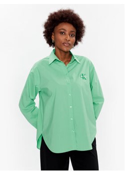 Calvin Klein Jeans Koszula J20J220515 Zielony Relaxed Fit ze sklepu MODIVO w kategorii Koszule damskie - zdjęcie 155992092