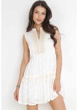 Biała Sukienka z Gumką w Pasie z Haftowanej Tkaniny z Cekinami Atakoto ze sklepu Born2be Odzież w kategorii Sukienki - zdjęcie 156007774