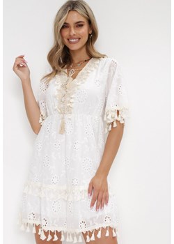 Biała Rozkloszowana Sukienka Mini z Haftowanej Tkaniny z Gumką w Talii Lasheep ze sklepu Born2be Odzież w kategorii Sukienki - zdjęcie 156014974