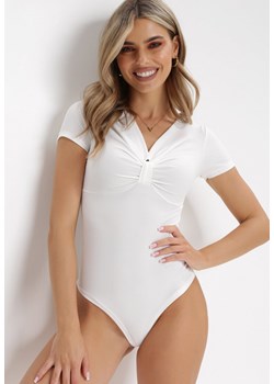 Białe Body Arerise ze sklepu Born2be Odzież w kategorii Bluzki damskie - zdjęcie 156019633