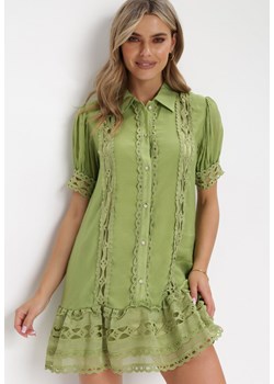 Zielona Koszulowa Sukienka Mini z Koronką i Perłowymi Guzikami Isira ze sklepu Born2be Odzież w kategorii Sukienki - zdjęcie 156085563