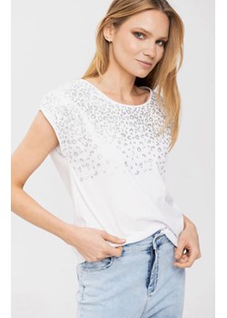 Klasyczna koszulka damska w cętki w kolorze białym T-Ruth, Kolor biały, Rozmiar S, Volcano ze sklepu Primodo w kategorii Bluzki damskie - zdjęcie 156141784