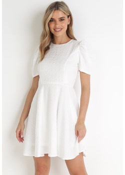 Biała Sukienka z Krótkim Bufiastym Rękawem Akazane ze sklepu Born2be Odzież w kategorii Sukienki - zdjęcie 156146772