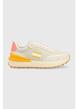 Tommy Jeans sneakersy TJW TECH RUNNER kolor beżowy EN0EN02358 ze sklepu ANSWEAR.com w kategorii Buty sportowe damskie - zdjęcie 156159312