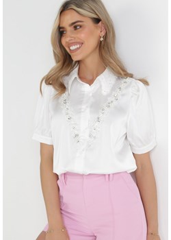 Biała Koszula z Koronkową Wstawką i Perełkami Metba ze sklepu Born2be Odzież w kategorii Koszule damskie - zdjęcie 156252031