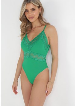 Zielone Body na Regulowanych Ramiączkach z Koronką Zayana ze sklepu Born2be Odzież w kategorii Bluzki damskie - zdjęcie 156252071