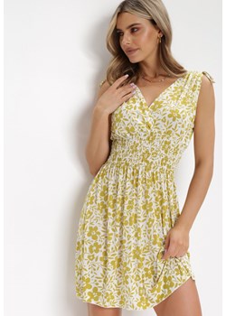 Żółta Sukienka Mini z Gumkami w Pasie i Kopertowym Dekoltem w Kwiaty Ladgerda ze sklepu Born2be Odzież w kategorii Sukienki - zdjęcie 156270311