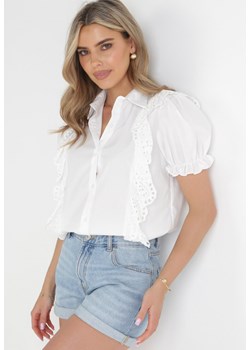 Biała Koszula z Haftowanymi Falbankami Bruchy ze sklepu Born2be Odzież w kategorii Koszule damskie - zdjęcie 156272811