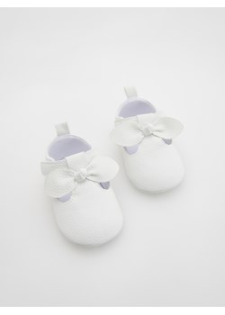 Reserved - Balerinki z kokardką - biały ze sklepu Reserved w kategorii Buciki niemowlęce - zdjęcie 156698582