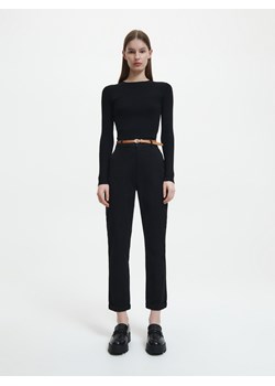 Reserved - Spodnie chino z paskiem - Czarny ze sklepu Reserved w kategorii Spodnie damskie - zdjęcie 156706652