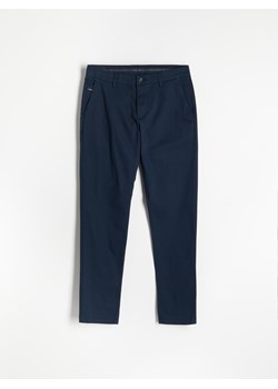 Reserved - Spodnie chino slim fit - granatowy ze sklepu Reserved w kategorii Spodnie męskie - zdjęcie 156709440