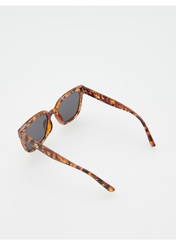 Reserved - Okulary przeciwsłoneczne z polaryzacją - brązowy ze sklepu Reserved w kategorii Okulary przeciwsłoneczne damskie - zdjęcie 156729471