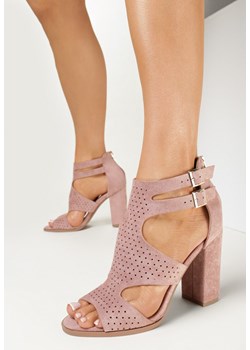 Różowe Sandały na Słupkowym Obcasie z Perforacją Lyrique ze sklepu born2be.pl w kategorii Sandały damskie - zdjęcie 156761911