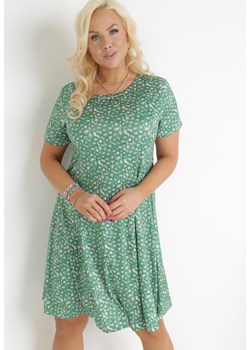 Zielona Rozkloszowana Sukienka Midi w Kwiaty Titarine ze sklepu Born2be Odzież w kategorii Sukienki - zdjęcie 156821932