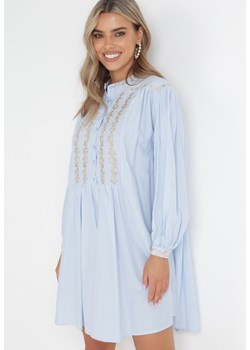 Niebieska Pudełkowa Sukienka Mini z Ozdobnym Haftem Rosenwyn ze sklepu Born2be Odzież w kategorii Sukienki - zdjęcie 156832203