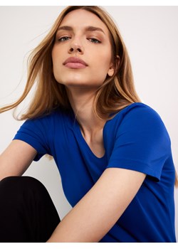 Mohito - Kobaltowa koszulka - Niebieski ze sklepu Mohito w kategorii Bluzki damskie - zdjęcie 156848174