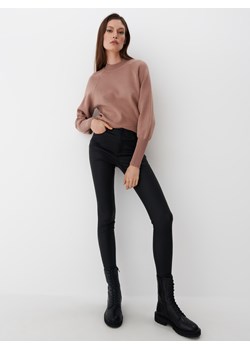 Mohito - Woskowane spodnie skinny push up - Czarny ze sklepu Mohito w kategorii Spodnie damskie - zdjęcie 156849243
