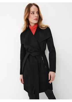 Mohito - Czarny płaszcz z wiązaniem - Czarny ze sklepu Mohito w kategorii Płaszcze damskie - zdjęcie 156853504