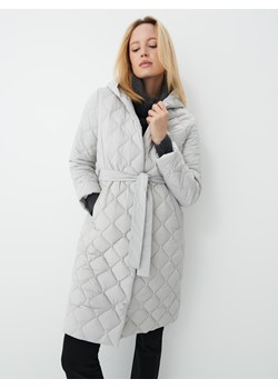 Mohito - Pikowany płaszcz z kapturem - Jasny szary ze sklepu Mohito w kategorii Płaszcze damskie - zdjęcie 156853740