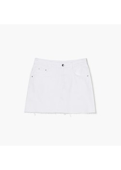 Cropp - Biała spódnica jeansowa - biały ze sklepu Cropp w kategorii Spódnice - zdjęcie 156855844