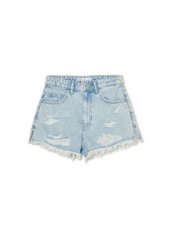 Cropp - Jasne jeansowe szorty z postrzępieniami - błękitny ze sklepu Cropp w kategorii Szorty - zdjęcie 156855851
