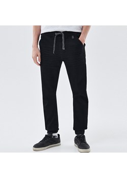 Cropp - Jeansowe joggery - czarny ze sklepu Cropp w kategorii Spodnie męskie - zdjęcie 156856084