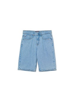 Cropp - Niebieskie jeansowe szorty z bawełny - niebieski ze sklepu Cropp w kategorii Spodenki męskie - zdjęcie 156856340