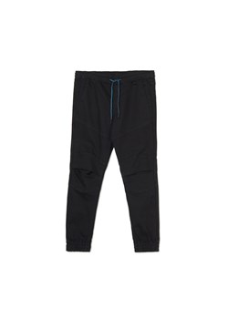 Cropp - Czarne joggery - czarny ze sklepu Cropp w kategorii Spodnie męskie - zdjęcie 156856352