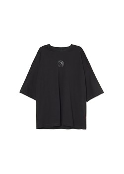 Cropp - Czarna koszulka oversize z nadrukiem Wiedźmin - czarny ze sklepu Cropp w kategorii T-shirty męskie - zdjęcie 156856754