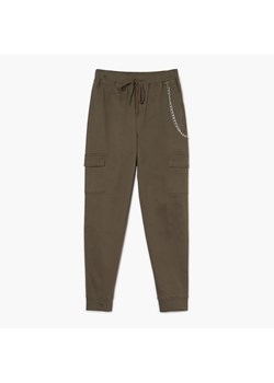 Cropp - Spodnie cargo jogger z łańcuchem - zielony ze sklepu Cropp w kategorii Spodnie damskie - zdjęcie 156856970