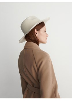 Reserved - Wełniany kapelusz - Kremowy ze sklepu Reserved w kategorii Kapelusze damskie - zdjęcie 156874072