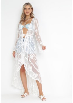 Biała Asymetryczna Narzutka Sukienka Maxi z Głębokim Dekoltem z Koronkowej Tkaniny Itzamara ze sklepu Born2be Odzież w kategorii Odzież plażowa - zdjęcie 156880324
