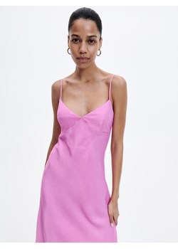 Reserved - Satynowa sukienka z wiskozy - Różowy ze sklepu Reserved w kategorii Sukienki - zdjęcie 156883590