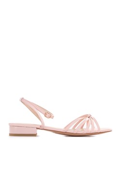 Damskie sandały skórzane z cienkimi paseczkami i supełkiem różowe ze sklepu WITTCHEN w kategorii Sandały damskie - zdjęcie 156953861