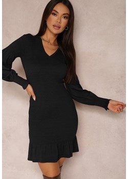 Czarna Sukienka Dopasowana z Marszczoną Gumką i Falbanką Safara ze sklepu Renee odzież w kategorii Sukienki - zdjęcie 157078442