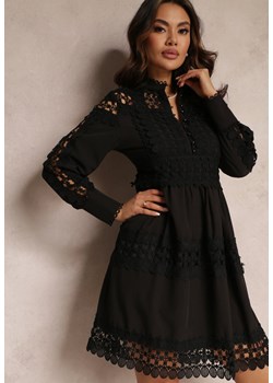 Czarna Koronkowa Sukienka z Ozdobnym Dekoltem Sweeney ze sklepu Renee odzież w kategorii Sukienki - zdjęcie 157085791