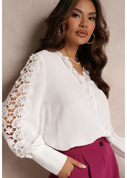 Biała Koronkowa Koszula z Ozdobnym Dekoltem i Guzikami Mylie ze sklepu Renee odzież w kategorii Koszule damskie - zdjęcie 157085853