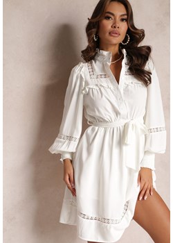 Biała Rozkloszowana Sukienka ze Stójką i Gumką w Talii Amrei ze sklepu Renee odzież w kategorii Sukienki - zdjęcie 157090273